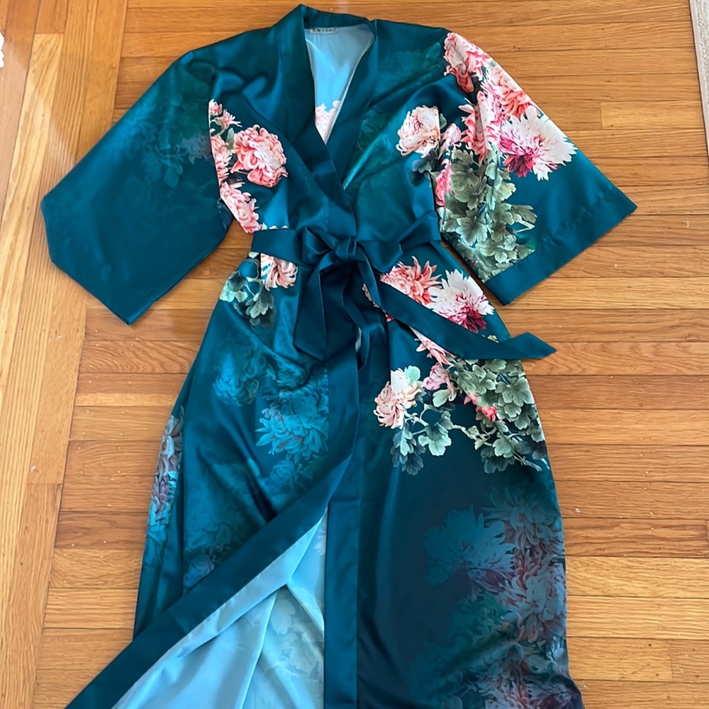 Kim + Ono Satin Robe